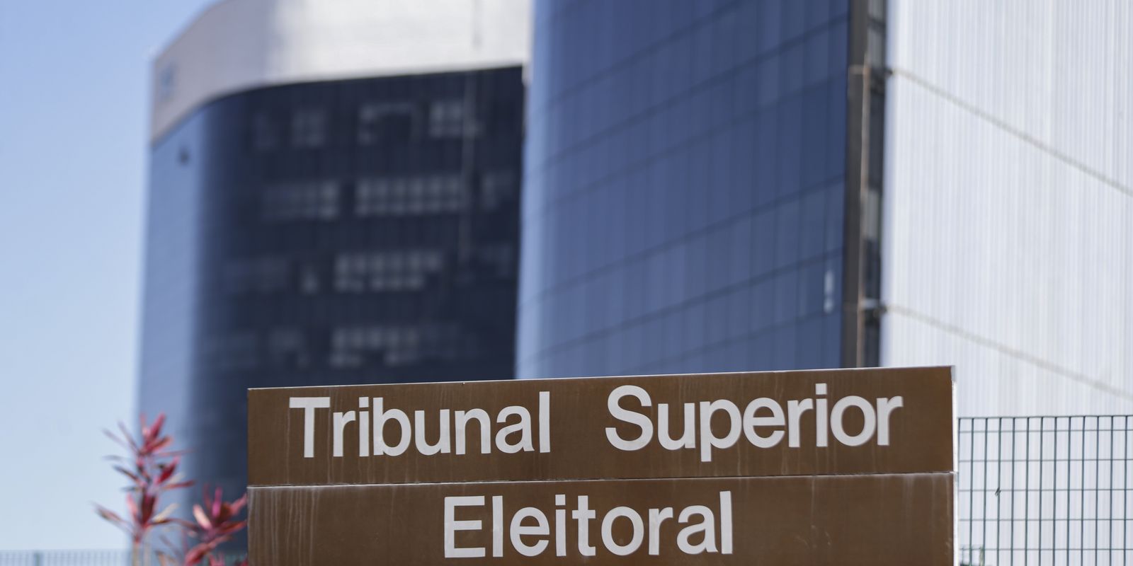 Termina neste sábado prazo para que partidos registrem seus estatutos 