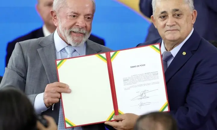 José Guimarães assume ministério e fala em 